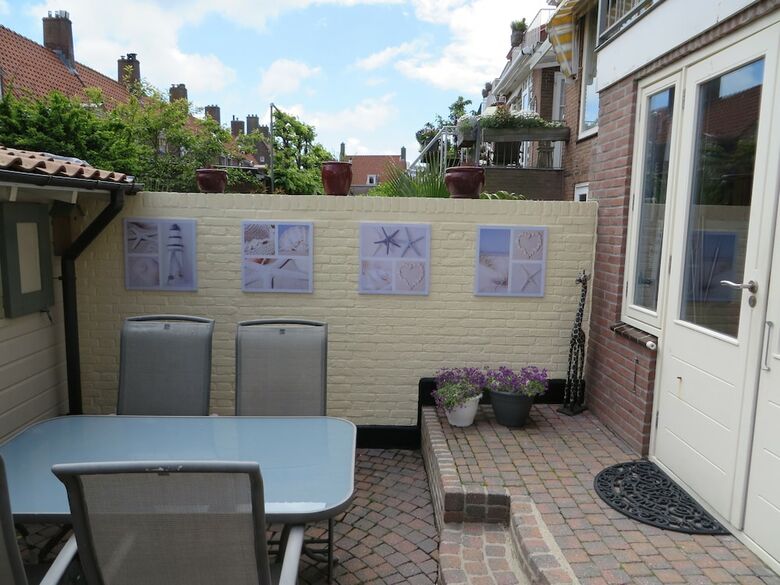 Hostal Pension Sixtysix