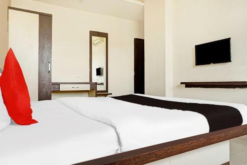 Collection O 81375 Hotel Amruta Deluxe Executive