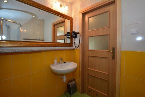 Hotel Maj?tek Gi?e Marczak
