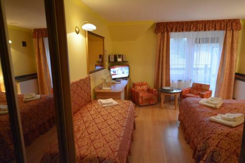 Hotel Maj?tek Gi?e Marczak