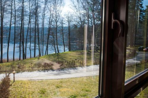 Apartament Per?a A11 Nad Pi?knym Jeziorem Pluszne