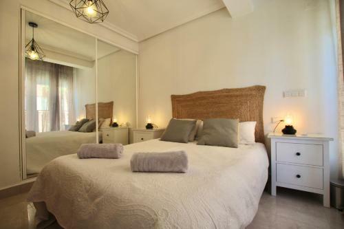 Apartamento Palmeras Puerto En Beach Front Line