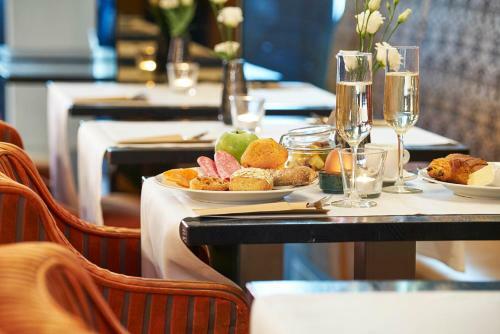 Anna's Restaurant & Hotel