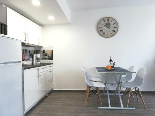 Beachfront Modern And Spacious Apartment