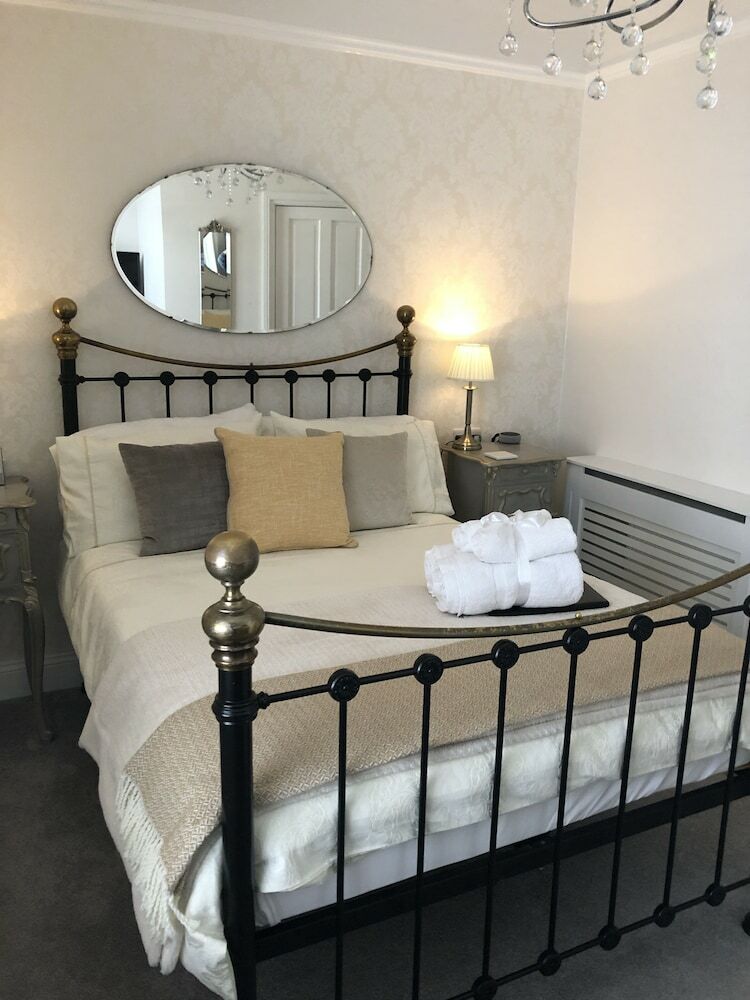 Hostal Trefoil Guest House