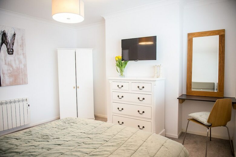 Hostal Howarth House