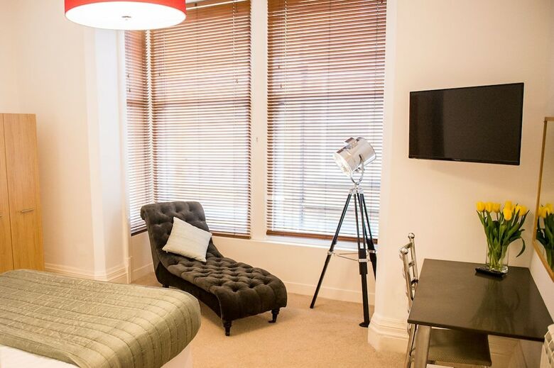 Hostal Howarth House