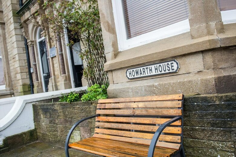 Hostal Howarth House