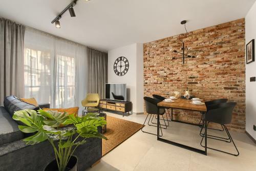 Impero Apartment Elite -pozna? Parking