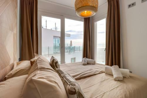 Bayview Hills, Luxury 2 Bedroom Apartment