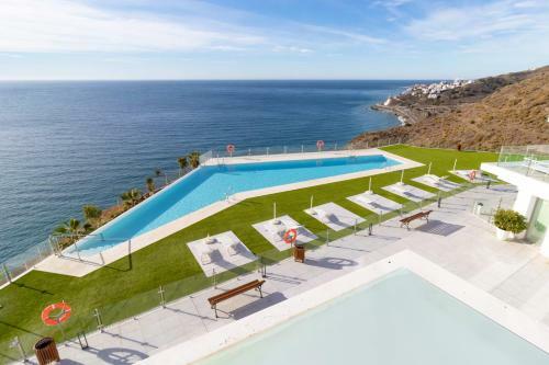 Bayview Hills, Luxury 2 Bedroom Apartment