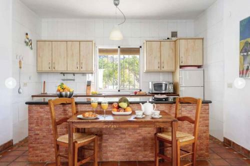 Villa La Higuera, Swimmingpool, Parking, Sea Views
