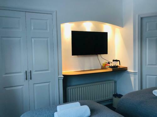 Hostal Cloves Boutique Bed & Breakfast