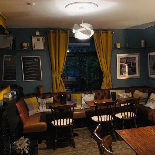 Hostal The Milton Hotel