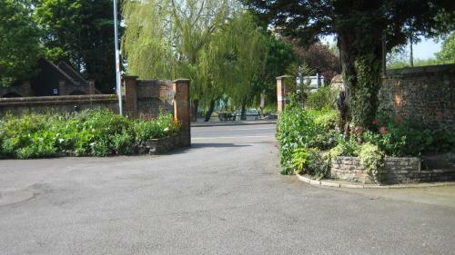 Yew Tree Guest House Bed &amp; Breakfast