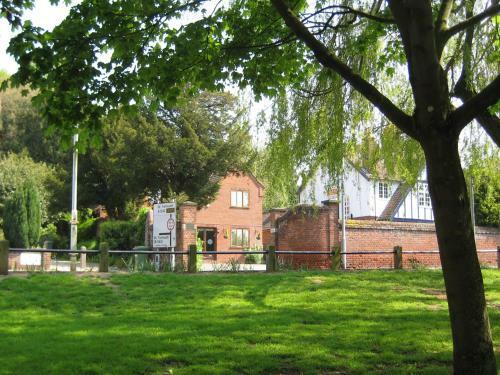 Yew Tree Guest House Bed &amp; Breakfast