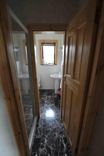 Hostal Sandwick Bay Guest House
