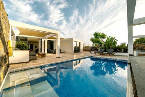Villa Casa Chani With Heated Pool In El Roque
