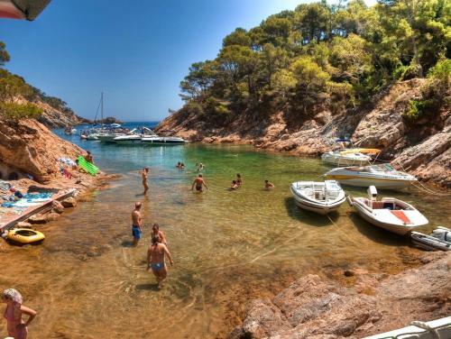 Lets Holidays Apartment Costa Brava