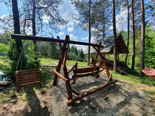 Smerekowiec Domek W Lesie