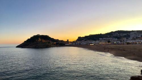 Apartamento ? Sea Views + Private Beach. What Else? ?