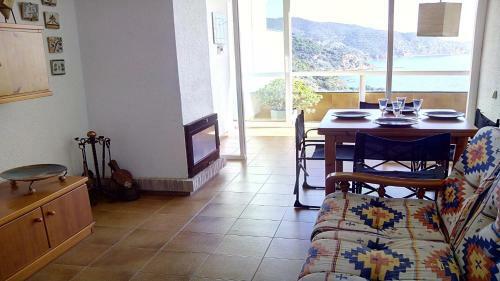 Apartamento ? Sea Views + Private Beach. What Else? ?