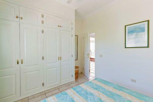 Villa Mercedes With Heated Pool And Wifi Internet
