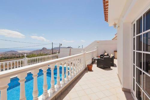 Villa Mercedes With Heated Pool And Wifi Internet