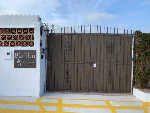 Hostal Casa Bambu Resort