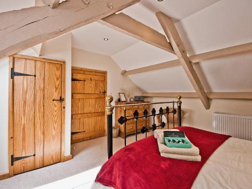 Three Horseshoes Cottage