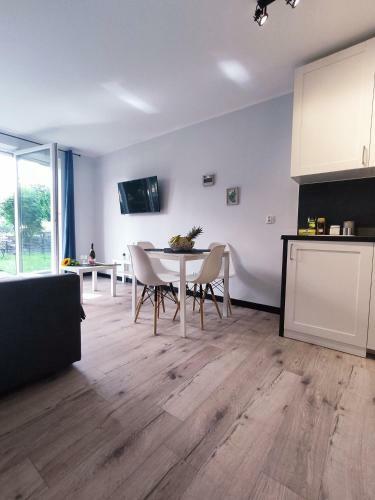River House - Apartament Z Ogr�dkiem