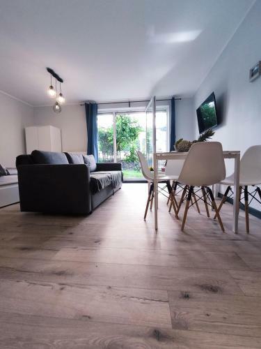 River House - Apartament Z Ogr�dkiem