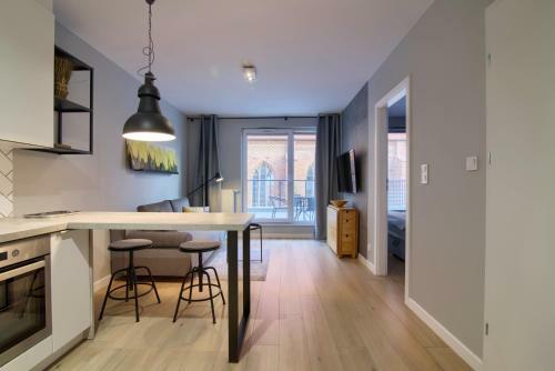 Apartments In - River House