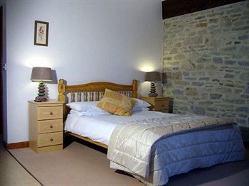 Hostal Kingston Country Courtyard