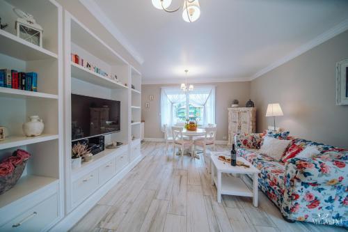 Dolina Wiking�w Apartament Urnes 01