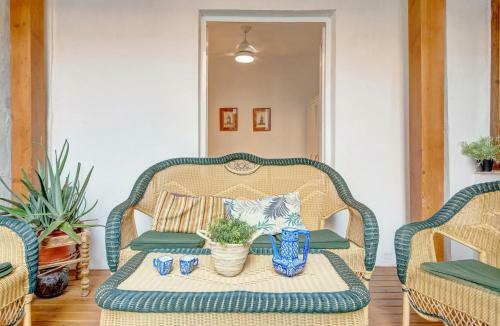 Apartment With Pool By The Beach