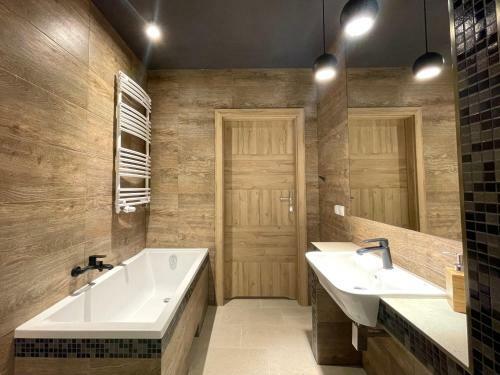 Homestay 2 Apartment With Parking
