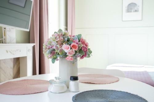 Petite Visite No. 17 Apartment