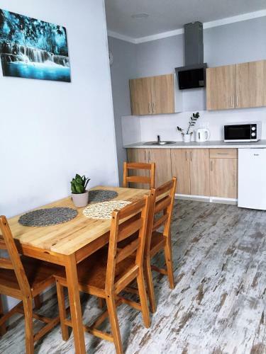 Albergue Centrum Noclegi W?growiec
