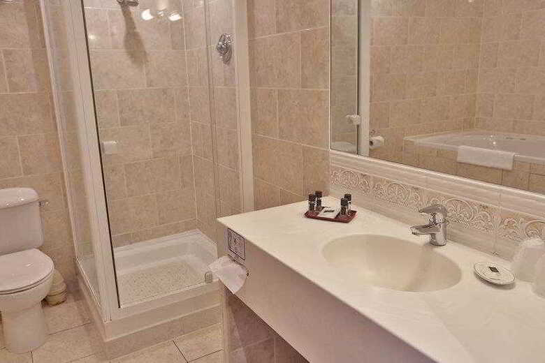 Best Western Three Swans Hotel