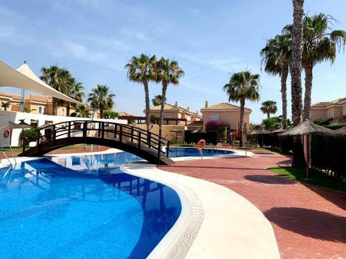 Apartamento Marinas Sol - Tu Hogar Con Jard�n Privado!