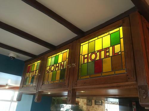 Little John Hotel
