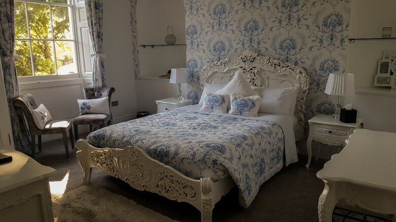 The Riverside House Hotel