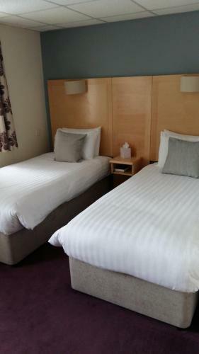 Waterfront Lodge Hotel
