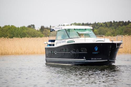 Jacht Motorowy Nautika 1000