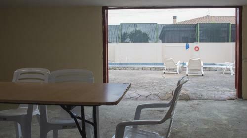 La Casa de La Tinaja Con Chimenea