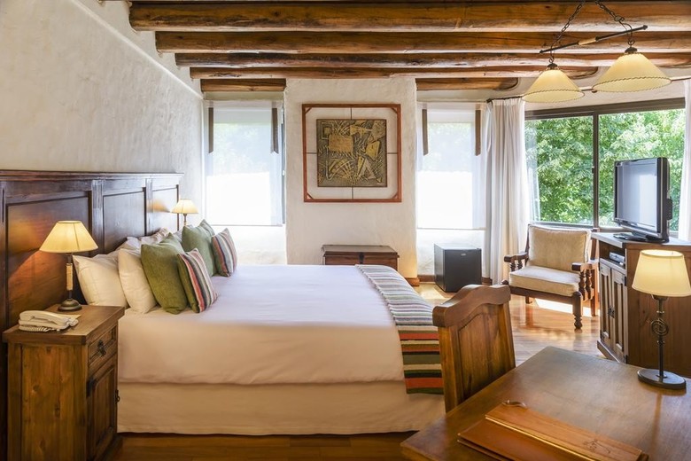 Hotel Lares De Chacras