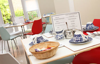 Hostal Brentwood Guest House