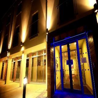 Hotel Belmore Court & Motel