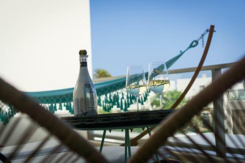 Deluxe Beach House: Sea, Pool & Relax